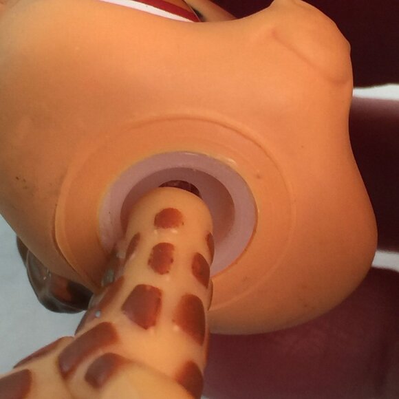 Littlest Pet Shop LPS #526 Giraffe Brown Friendliest Heart Eyes - Picture 6 of 7